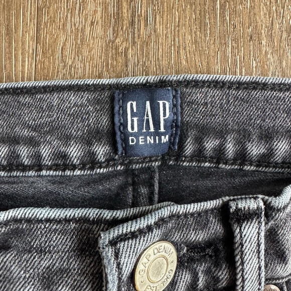 Gap Jeans.  Women’s size 2.  Dark grey/black. Great used condition. - Picture 3 of 9